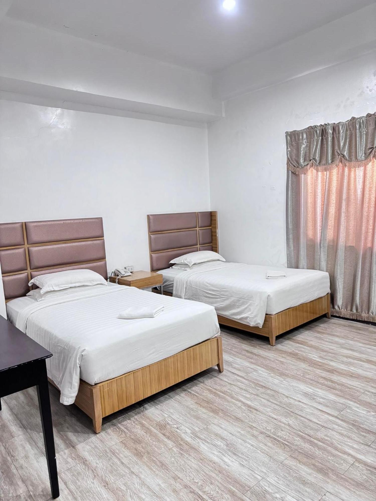 เจียมโค รอยัล โฮเต็ล - ปาลาวัน Hotel Puerto Princesa ภายนอก รูปภาพ